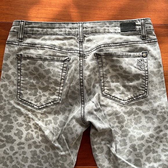 Jessica Simpson skinny leopard print jeans - Picture 4 of 9
